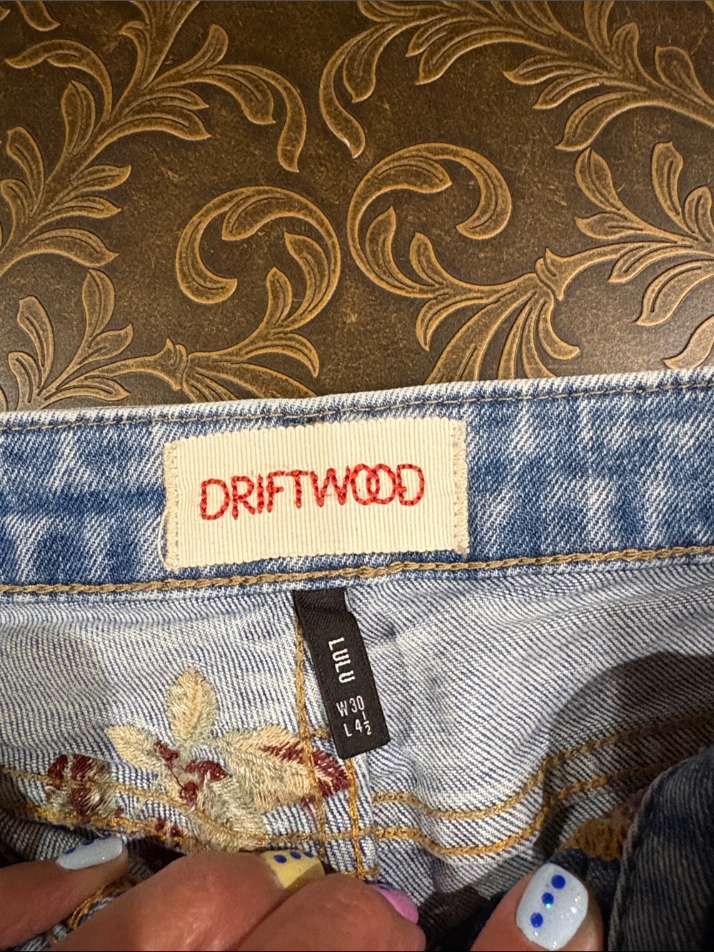 Driftwood Embroidered Denim Shorts - Size 30 - Picture 2 of 9